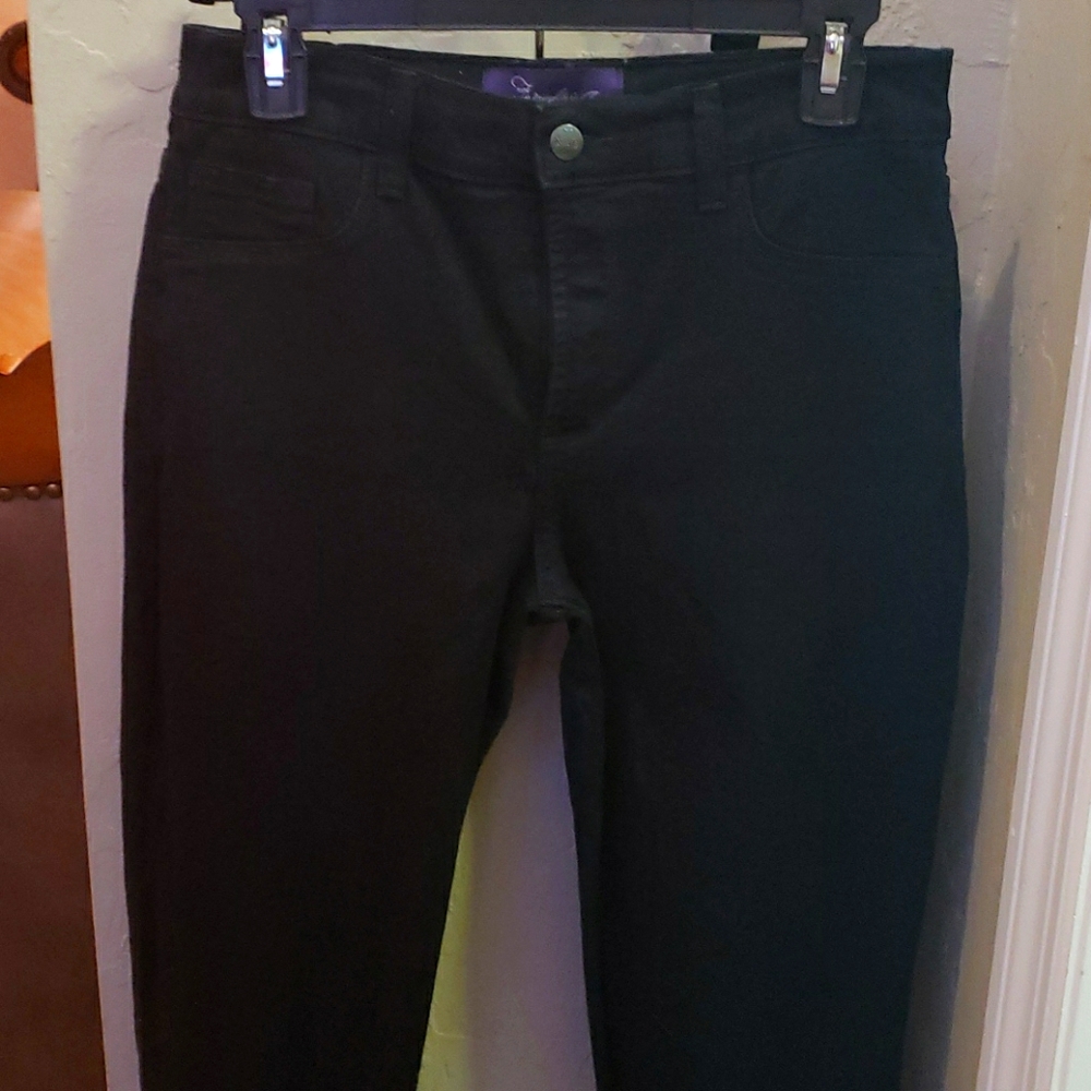 NYDJ dark blac jeans sz 8 gently worn a time or 2